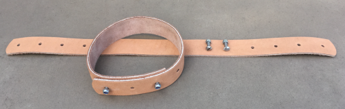Collier-cuir-reglable-a-vis-60-cm